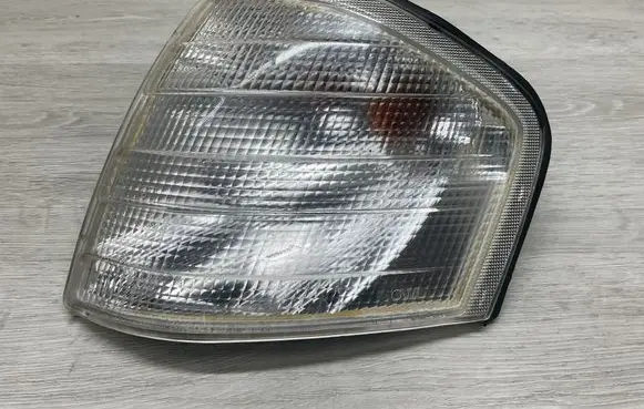 Mercedes-Benz C W202 Front indicator light B29457L