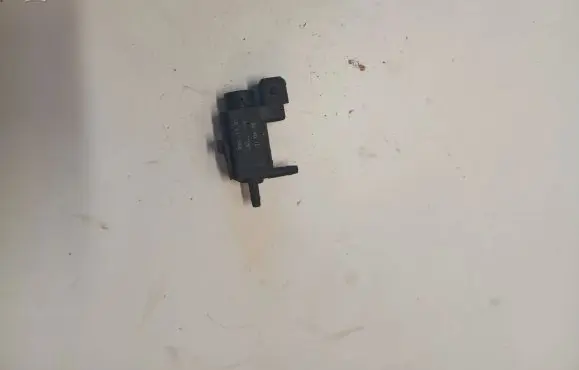 Volvo XC90 Turbo solenoid valve 30611668 72224010 03T253