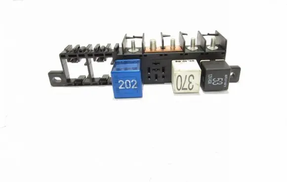 Volkswagen PASSAT B5.5 Fuse module 8L0941822A