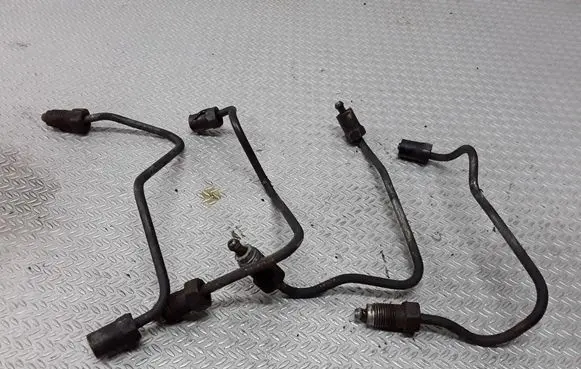 Fuel injector supply line/pipe