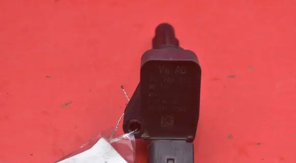 Skoda Citigo High voltage ignition coil 04C905110J