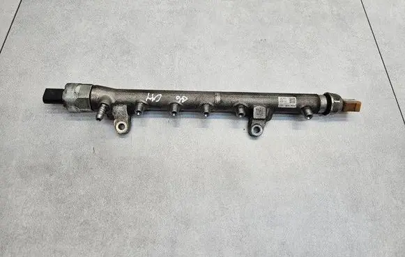 Volkswagen Golf VI Fuel main line pipe 03L130764A 03L089H