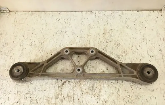 Audi A8 S8 D3 4E Rear differential/diff mount bracket 4E0599285