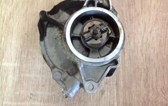 Audi A6 S6 C6 4F Vacuum pump 06T346 057145100AC