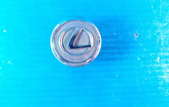Lexus RX 330 - 350 - 400H Original wheel cap 