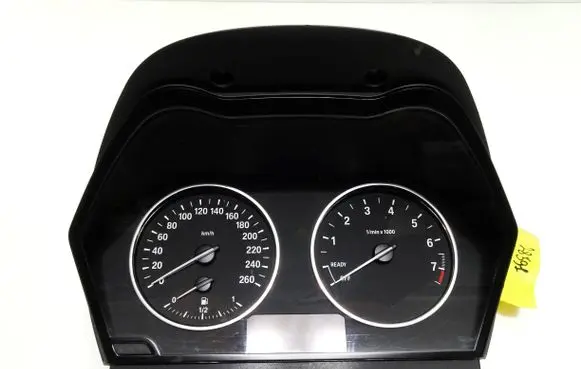 Speedometer (instrument cluster)