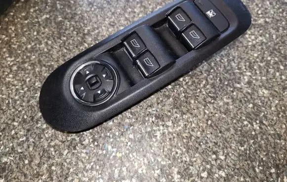 Ford S-MAX Electric window control switch 7S7T14A132AB