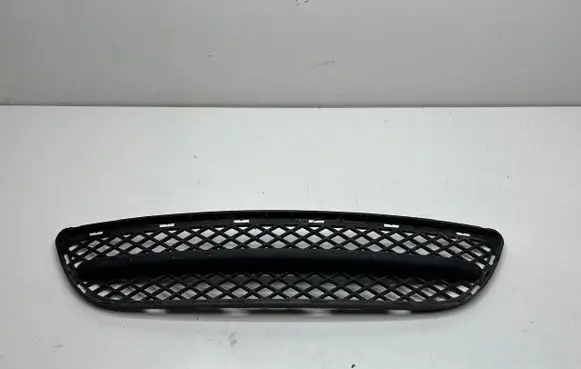 BMW 3 E90 E91 Front bumper lower grill 22944911
