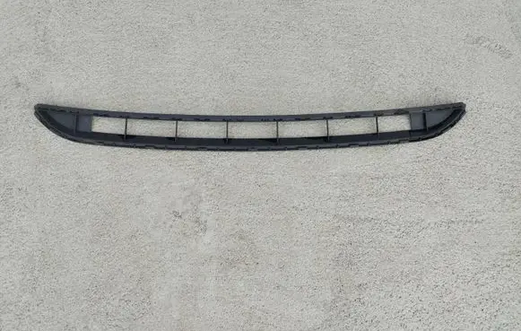 Volkswagen Touareg II Front bumper lower grill 7P6853673