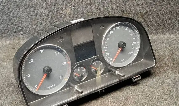 Volkswagen Touran I Speedometer (instrument cluster) 1T0920864A