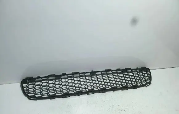 Toyota Corolla Verso AR10 Front bumper lower grill 531120F010