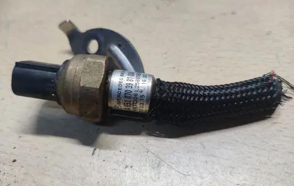 Fuel pressure sensor