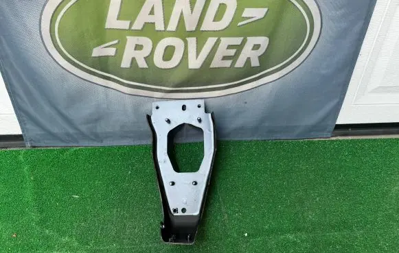 Land Rover Evoque I Radiator mount bracket GJ32101B91AC