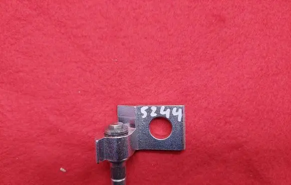 Volkswagen PASSAT B8 Front door upper hinge 8X4833406B