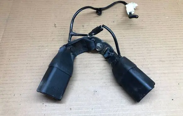 Suzuki Vitara (LY) Rear seatbelt buckle
