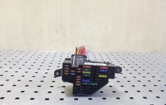 Audi A3 S3 8P Fuse module 1K2941824