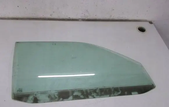 Seat Cordoba (6K) Front door window glass four-door 