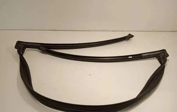 Mercedes-Benz CLK A209 C209 Rubber seal front coupe door window SGE03845