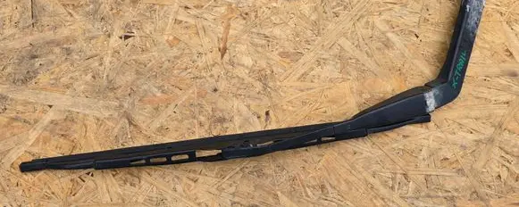 Nissan X-Trail T30 Rear wiper blade arm 