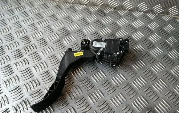 Volkswagen Polo IV 9N3 Accelerator throttle pedal 6Q1721503B