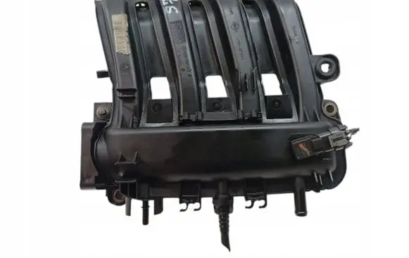 Renault Clio III Intake manifold 8200536146