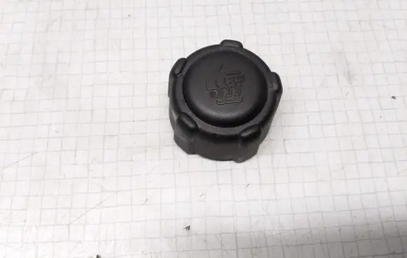 Renault Megane I Coolant expansion tank/reservoir cap 