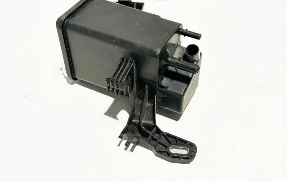 Active carbon filter fuel vapour canister