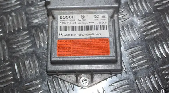 Mercedes-Benz Sprinter W906 Airbag control unit/module 0285010224 A9064461142