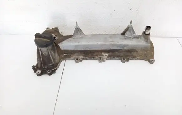 Toyota Yaris Rocker cam cover 1218028010