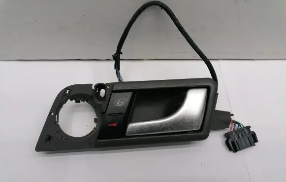 Audi A2 Front door interior handle 8Z0837020