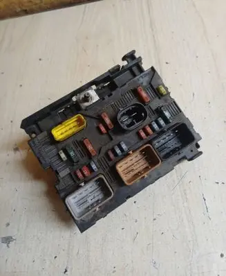 Citroen C4 I Picasso BSM Control unit 9661708080