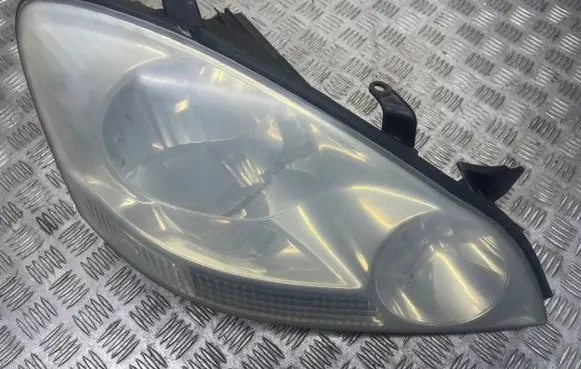 Toyota Avensis Verso Headlight/headlamp 9922681017 12V35W