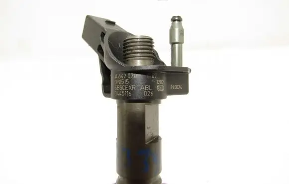 Mercedes-Benz E W212 Fuel injector a6420701187