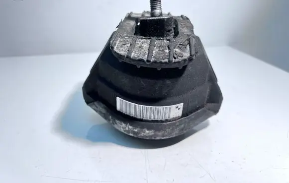 BMW 5 E60 E61 Engine mount bracket 6769874 15934612 6769874 02