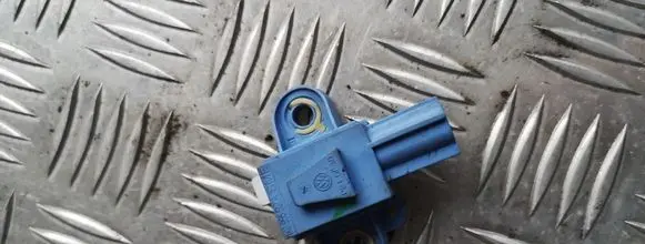 Volkswagen Golf V Airbag deployment crash/impact sensor 1k0955557a
