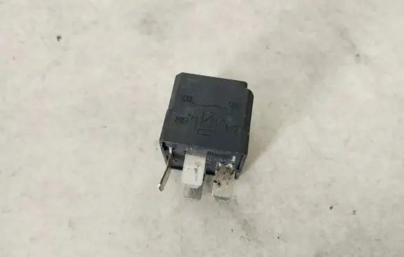 Opel Zafira B Other relay 13171831 4ra007791-05