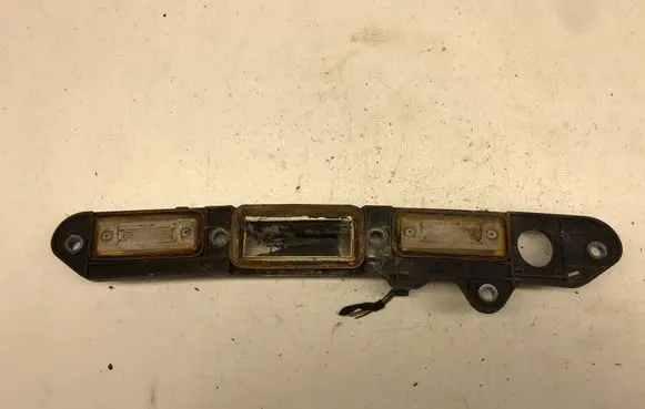 Volkswagen Touran I Trunk door license plate light bar 