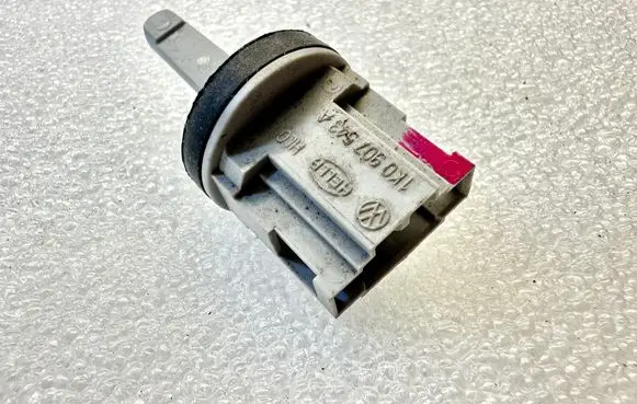 Volkswagen Touareg I Interior temperature sensor 1K0907543A