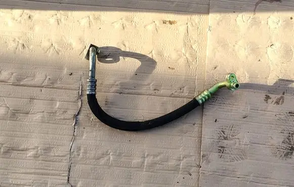 Volkswagen Caddy Air conditioning (A/C) pipe/hose
