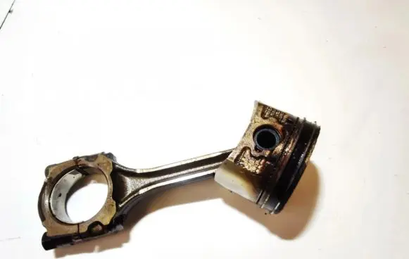 Nissan Almera N16 Piston with connecting rod 4M5401