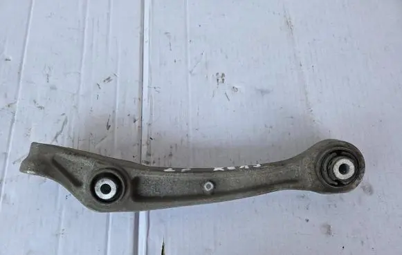 Front lower control arm/wishbone