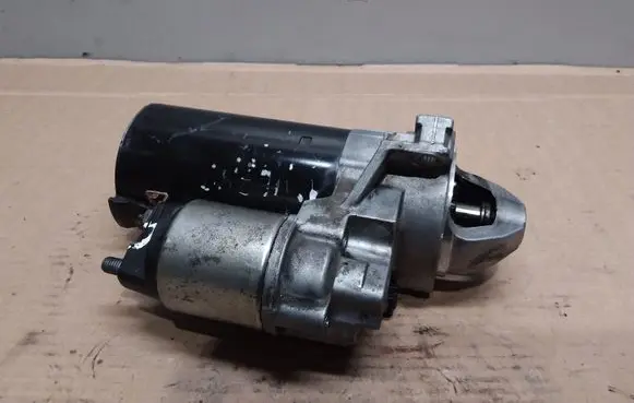 BMW 5 F10 F11 Starter motor 850665701 0001148010
