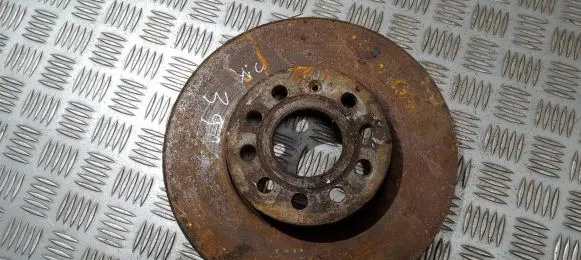 Volkswagen Jetta V Front brake disc