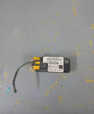 Renault Scenic I Airbag deployment crash/impact sensor 7700437301B 550759800