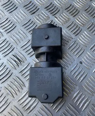 Volkswagen Golf IV other engine part 058103555B