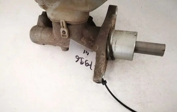 Skoda Octavia Mk2 (1Z) Master brake cylinder