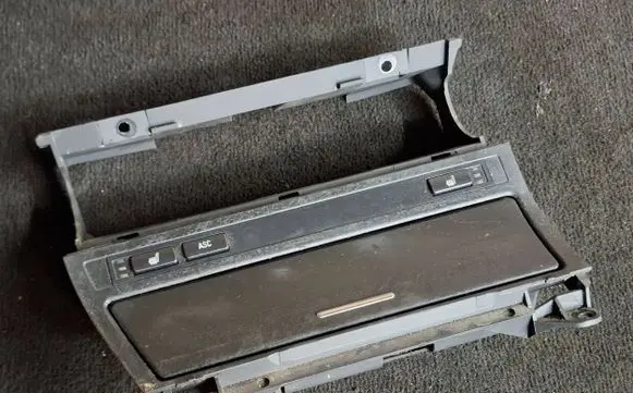 BMW 3 E46 Car ashtray 310220000 310260000 51168268887
