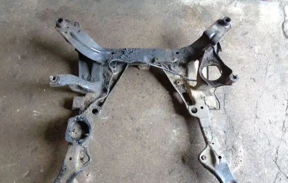 BMW 5 E60 E61 Front subframe 2121644