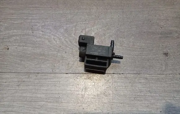 Volvo V70 Vacuum valve 70051500 8699233 05T133