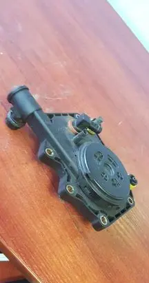 BMW 7 E38 Oil breather separator 7501563